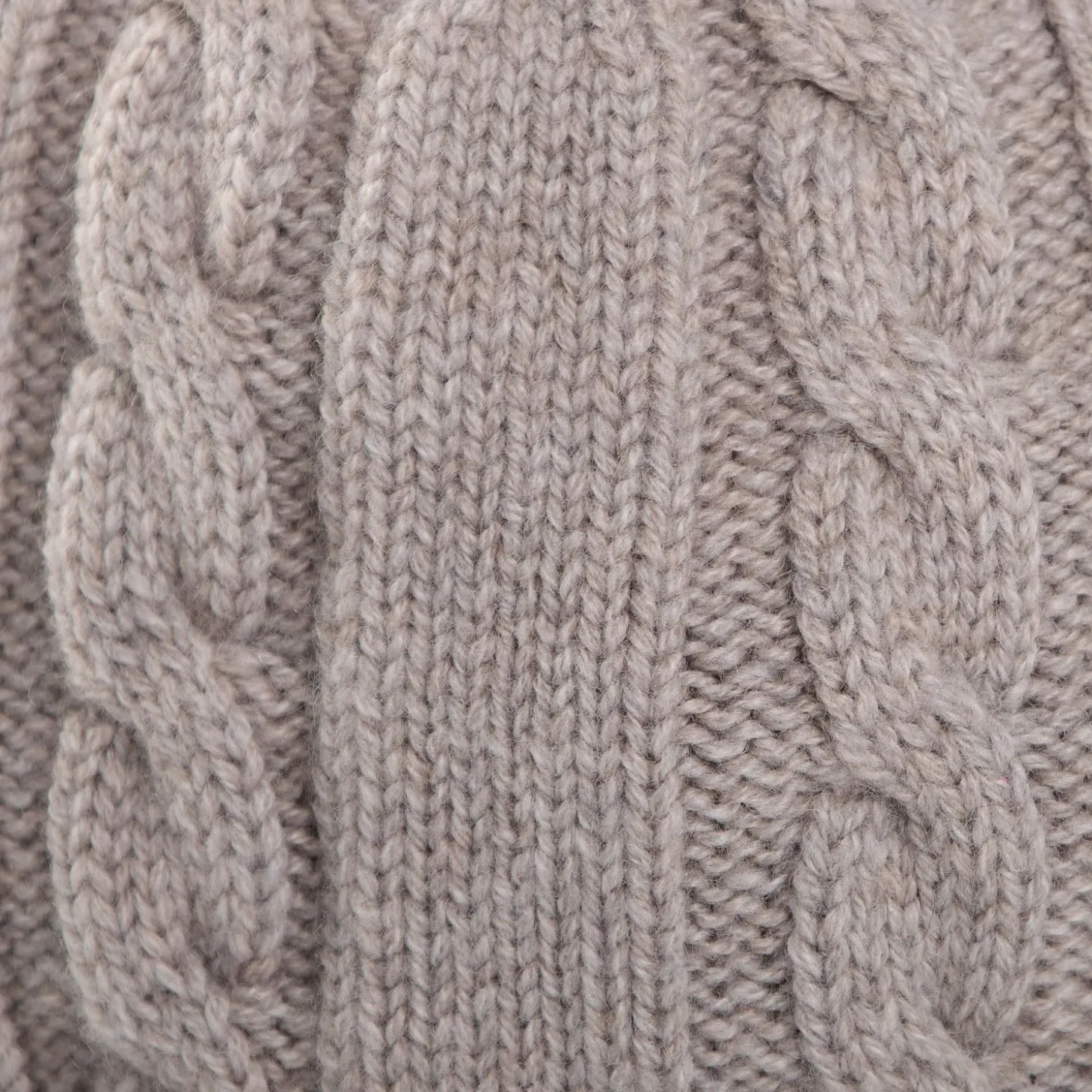 BERRETTO BEIGE A trecce in cashmere