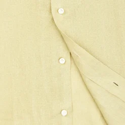 CAMICIA IN LINO VERDE CHIARO Con bottoni in madreperla