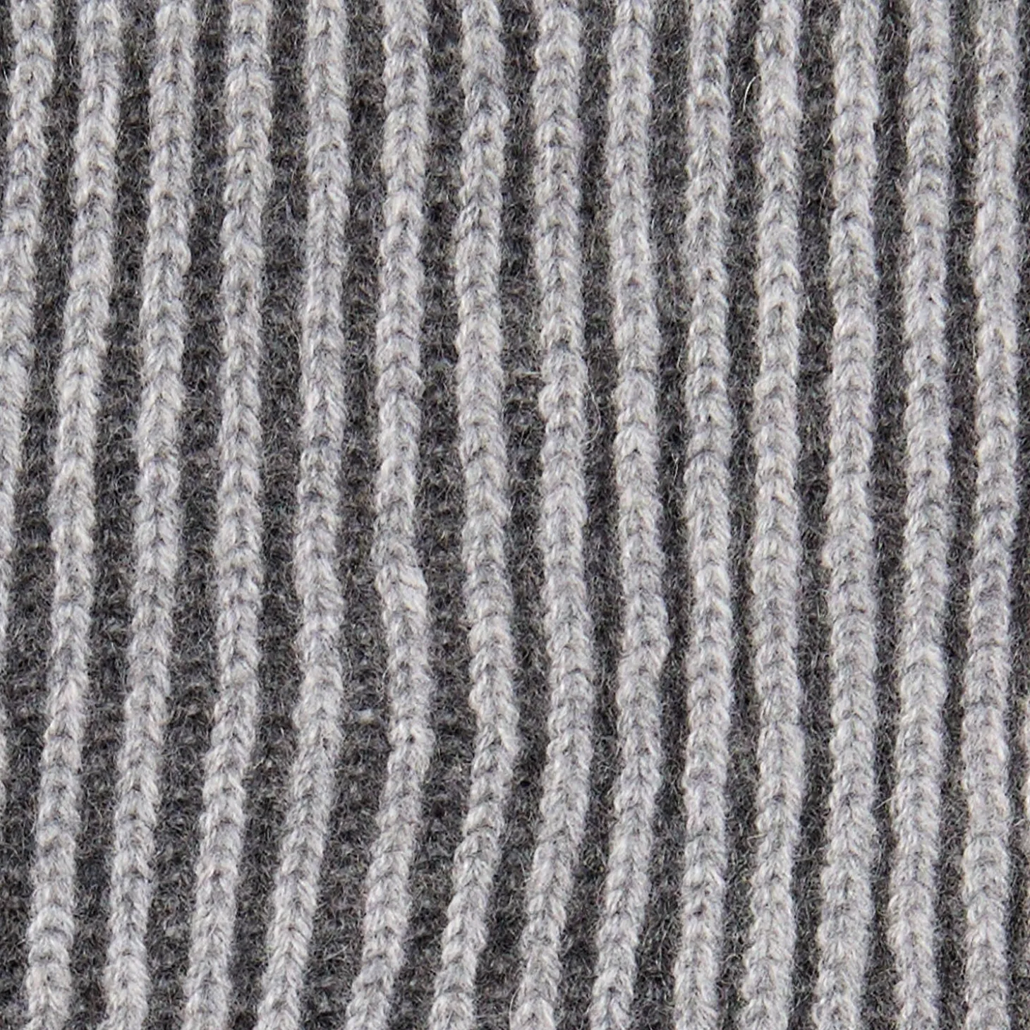 SCALDACOLLO GRIGIO SCURO IN CASHMERESolid color