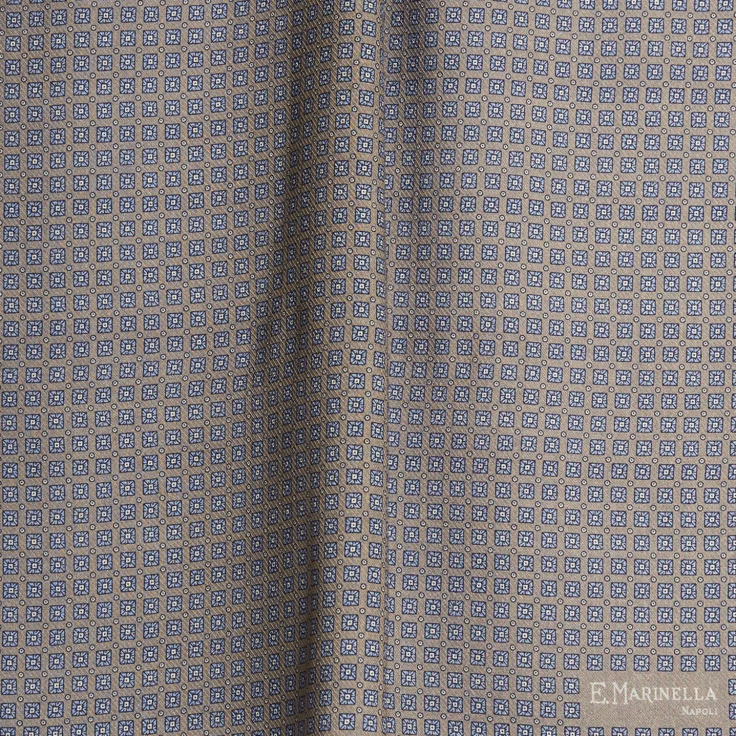 STOLA BEIGE In lana con decorazioni floreali