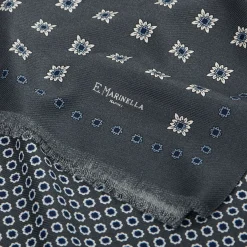 STOLA GRIGIO SCURO IN LANA Decorazioni floreali